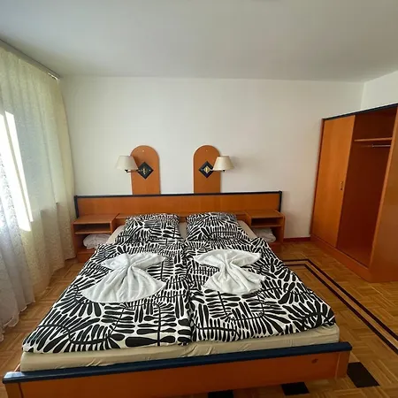 Doppeltbett 7 נירנברג